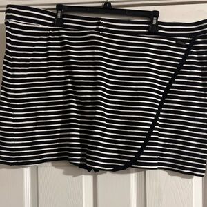 Jones New York Black and White Striped Mini Skort